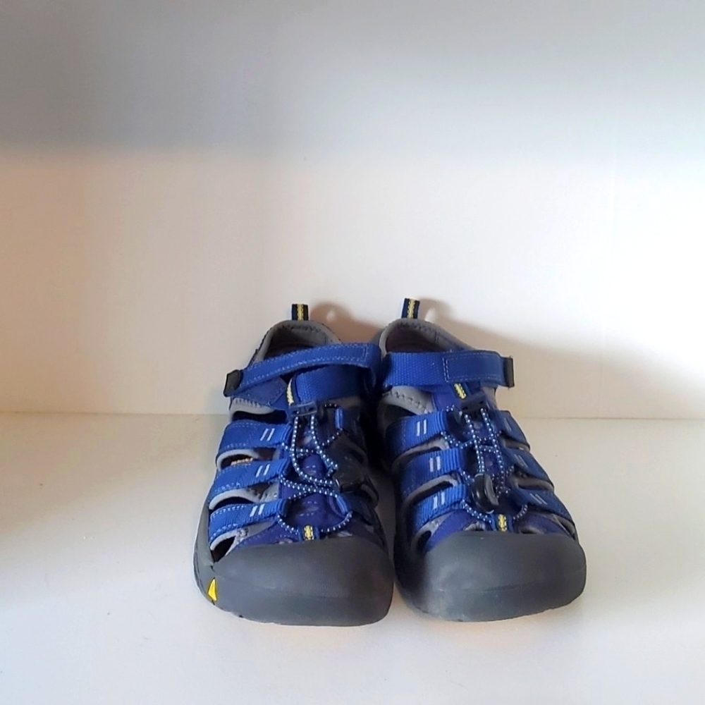 Keen Waterproof shoes Size 3